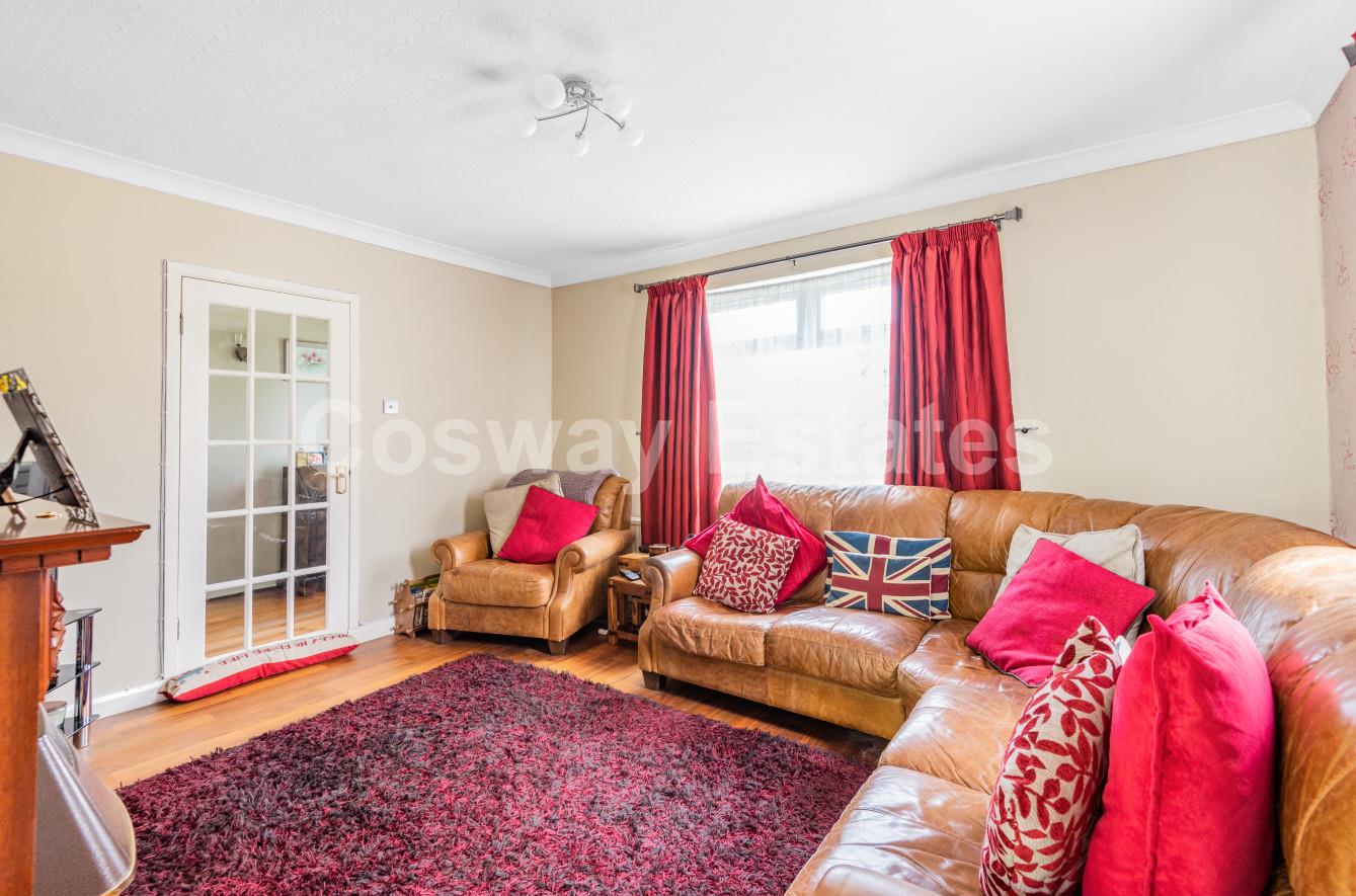 Woodcote Avenue, Mill Hill